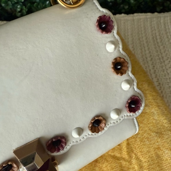 Fendi White Floral Embellished Women's Shoulder Bag - Picture 9 of 12